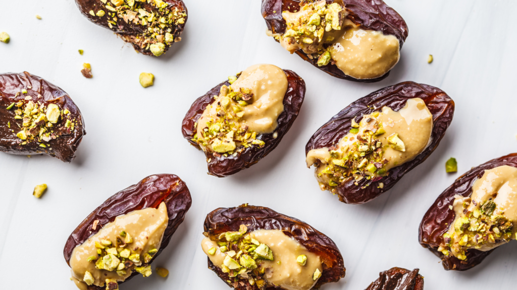 The healthy Snicker. Dates and peanut butter